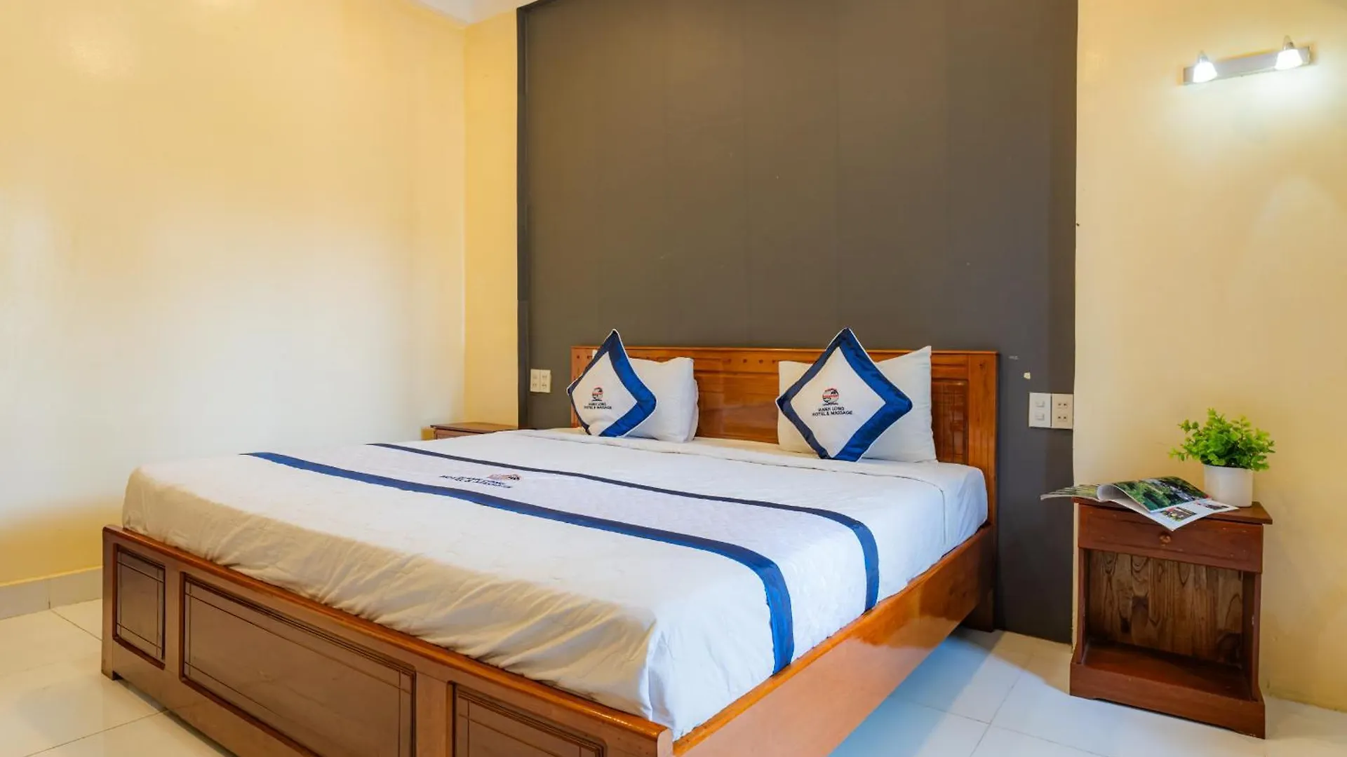Khach San Hanh Long Ho Chi Minh City Hotel