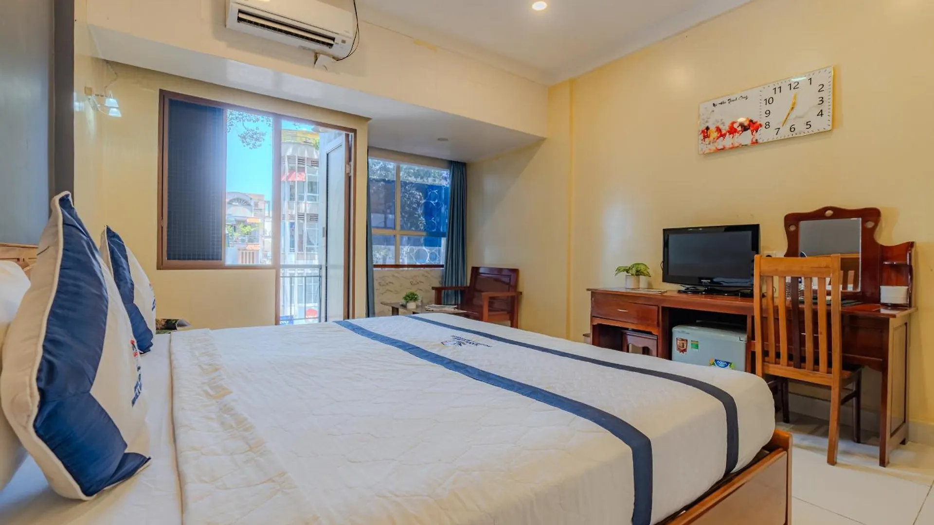 Hotel Khach San Hanh Long Ho Chi Minh City